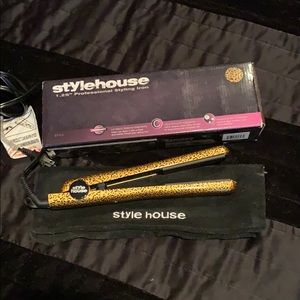 Style house 1.25" Professional Styling Iron